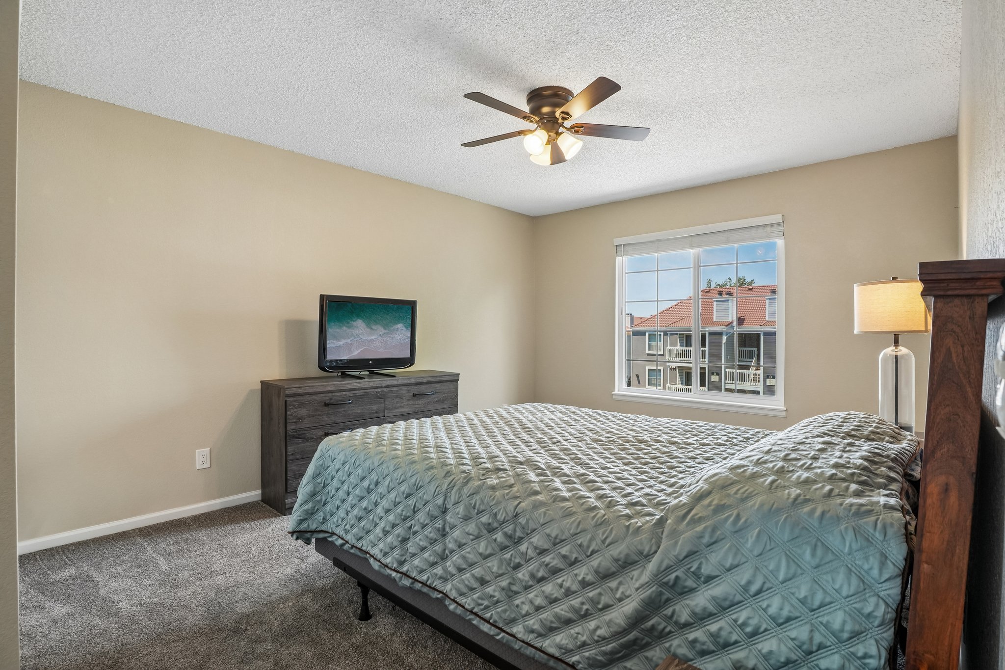 S Xenia Way-S2406-030.jpg