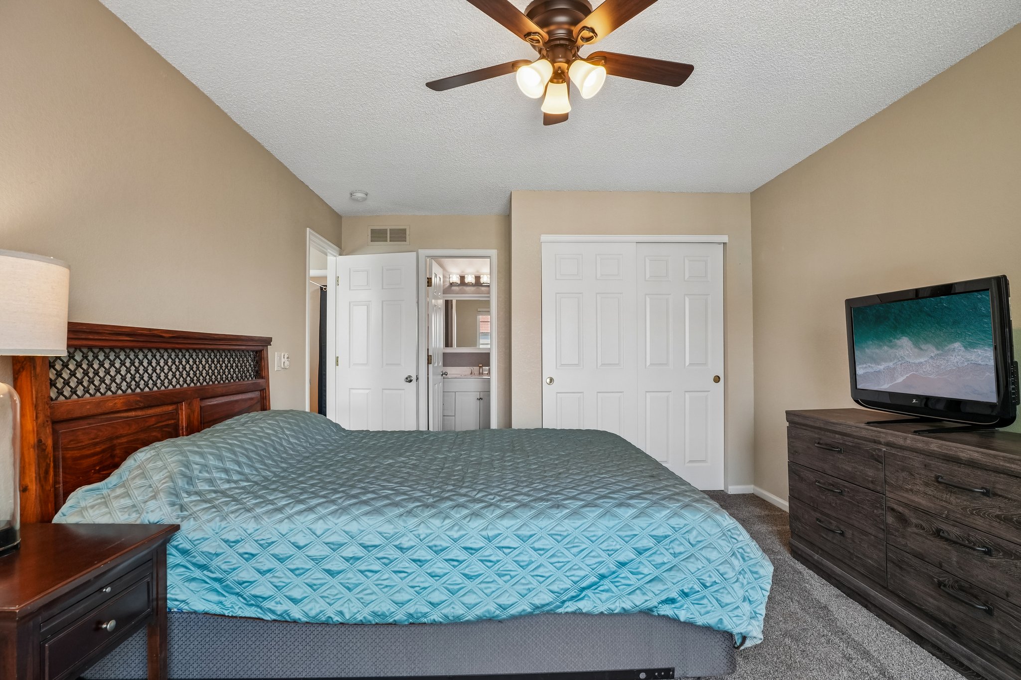 S Xenia Way-S2406-032.jpg