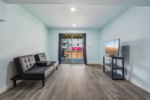 S Xenia Way-S2406-037.jpg