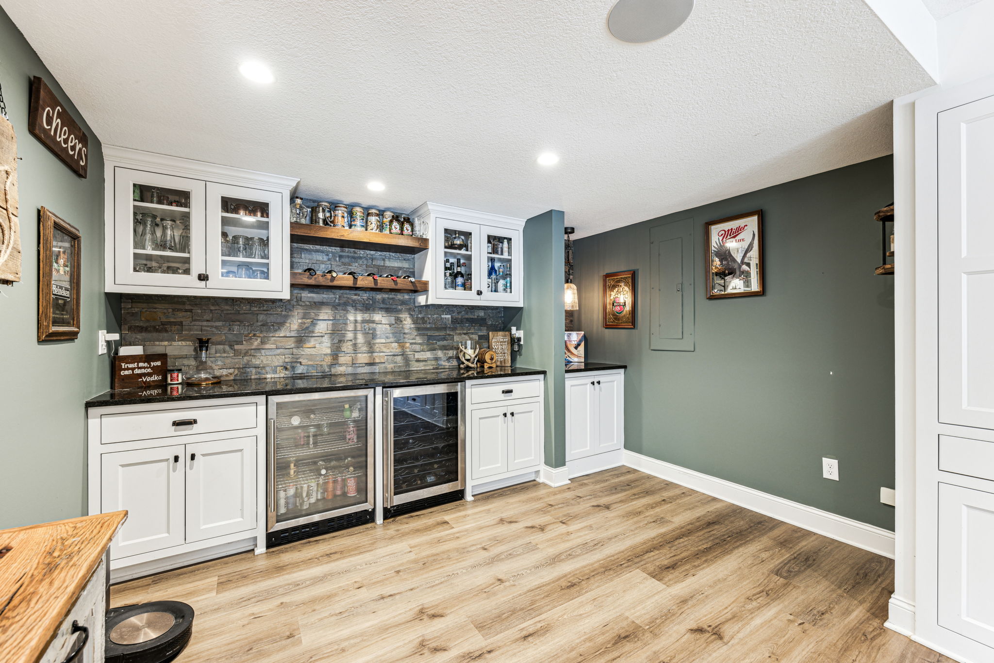 26_Interior