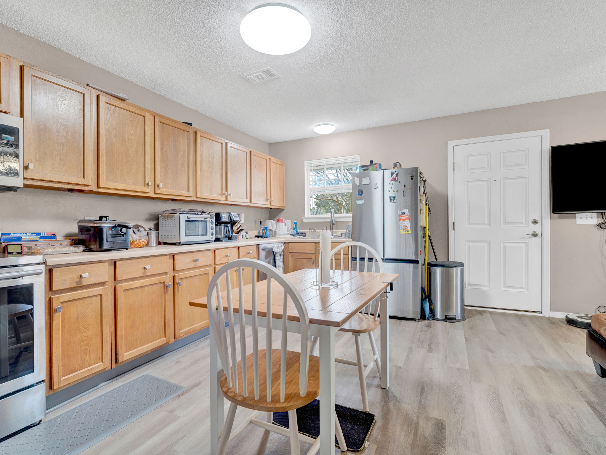 1984 Ambassador Dr 6