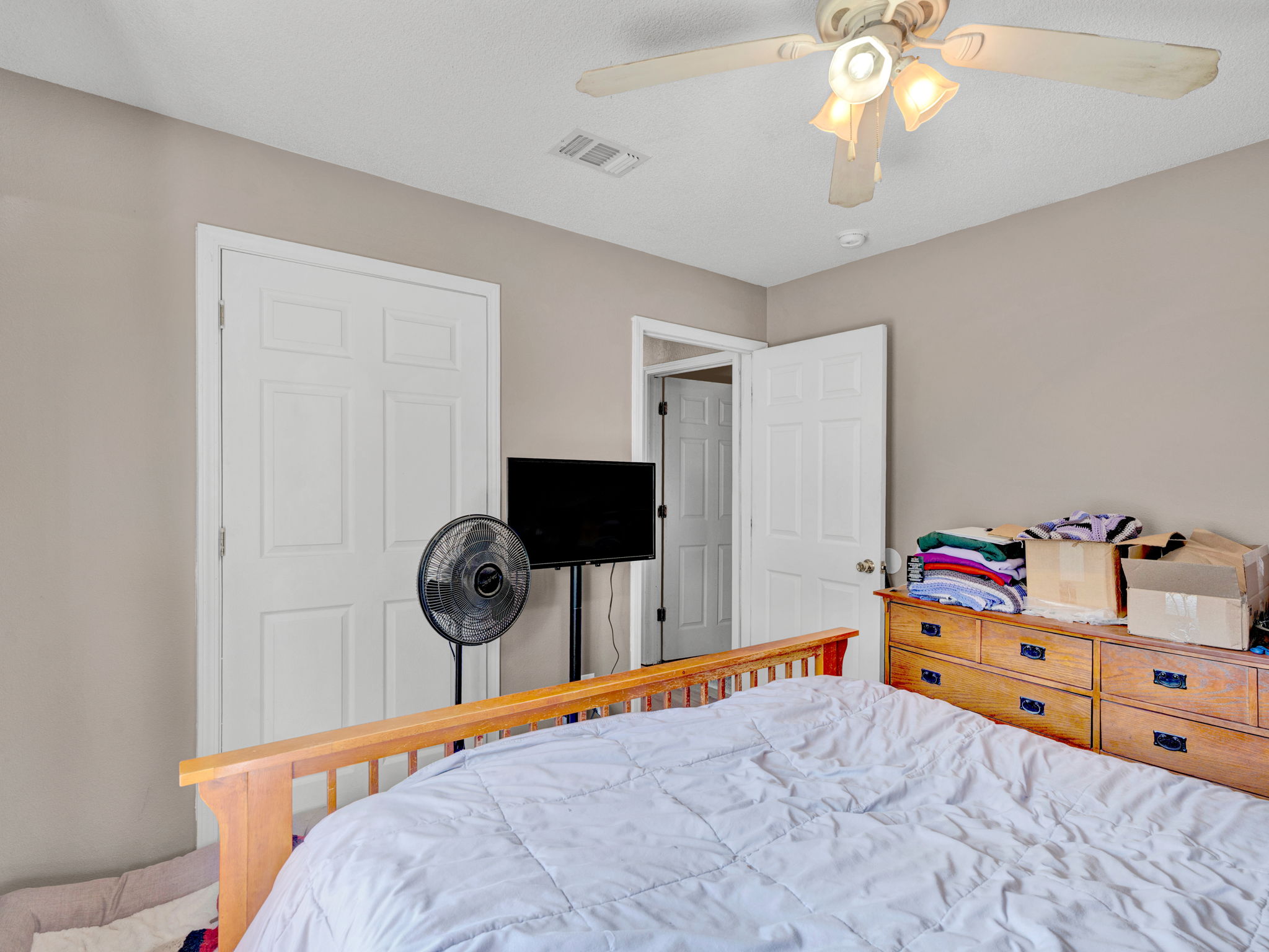 1984 Ambassador Dr 12