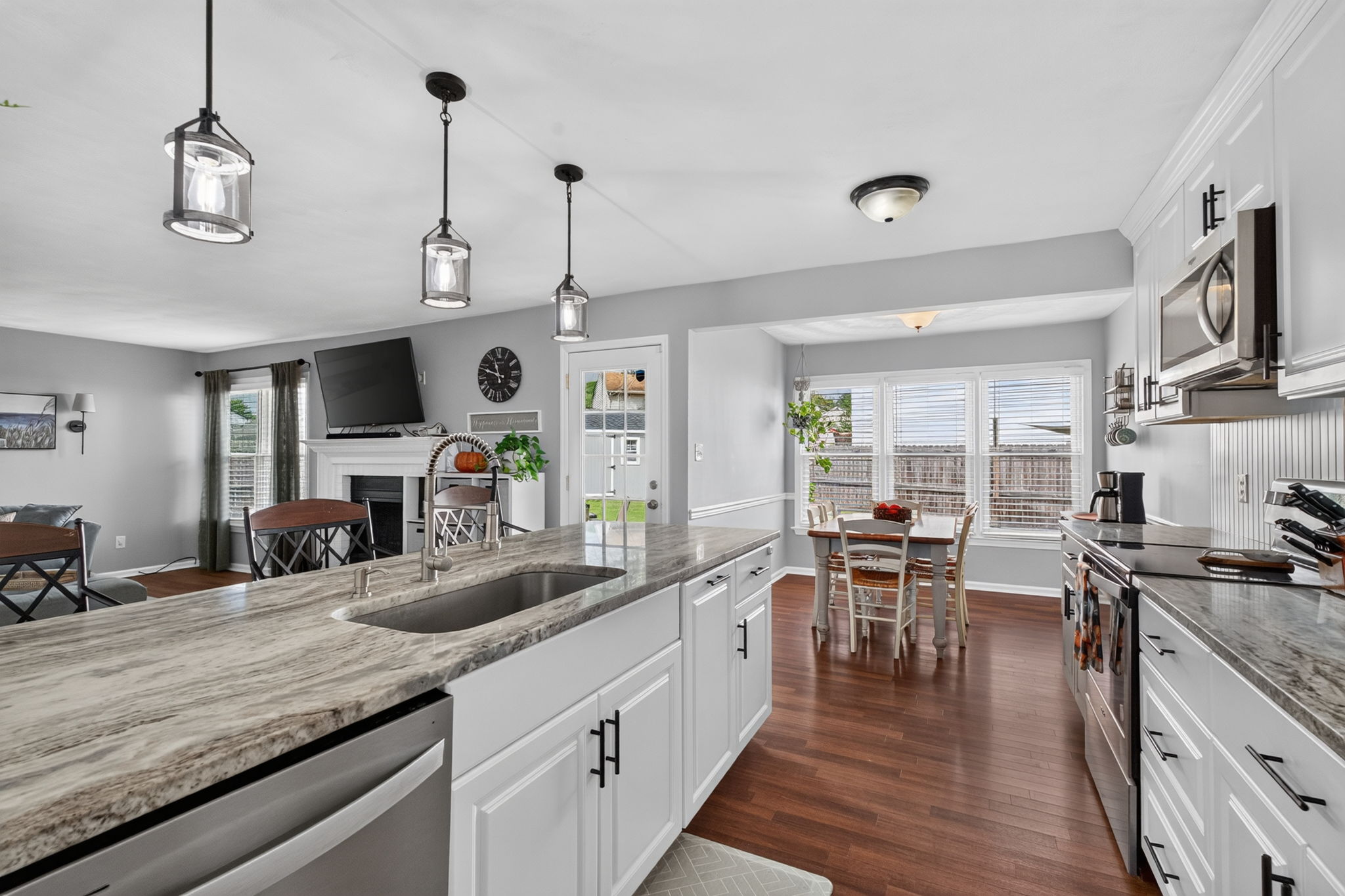 Kitchen/Breakfast Area