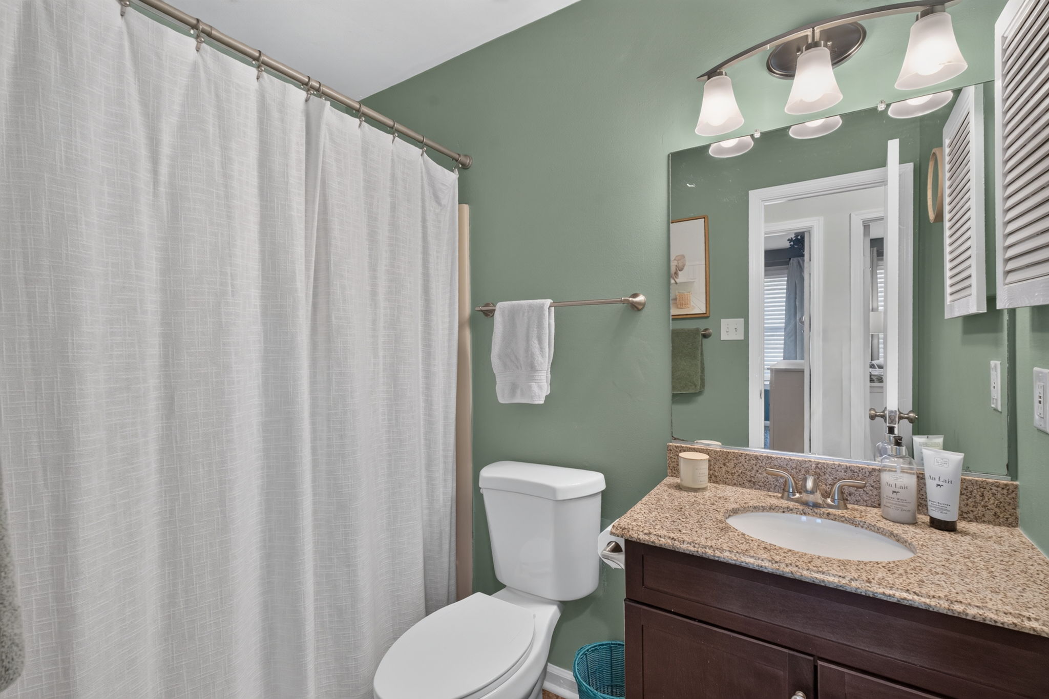 Guest Full Bath - 2nd Floor