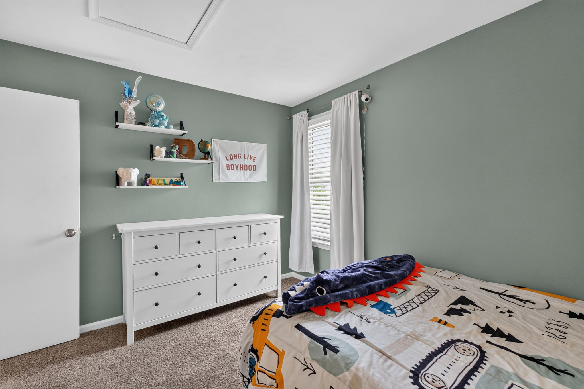 Guest Bedroom #2 - 2nd Floor