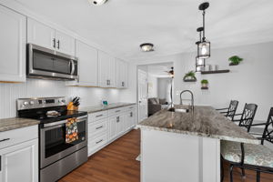 Kitchen/Breakfast Bar