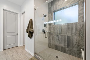Primary Bathroom (2)