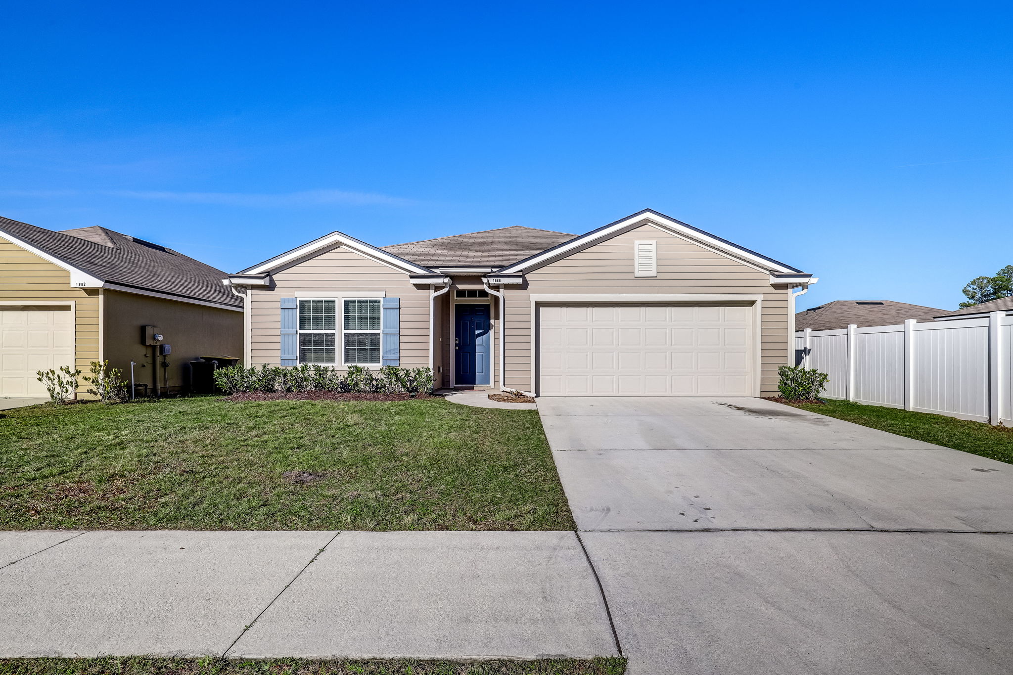 Welcome to 1986 April Oaks Dr