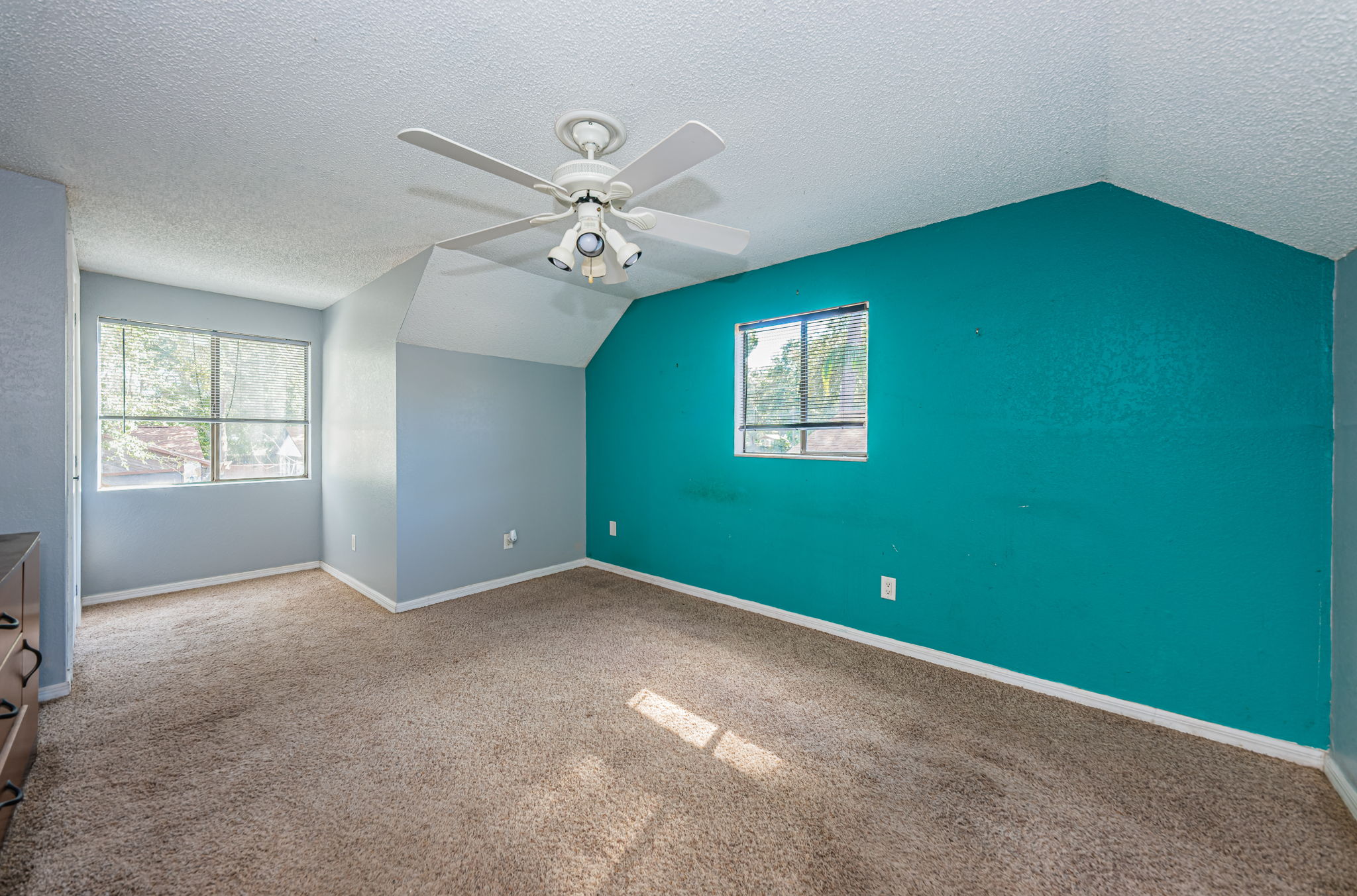 Upper Level Bedroom2a