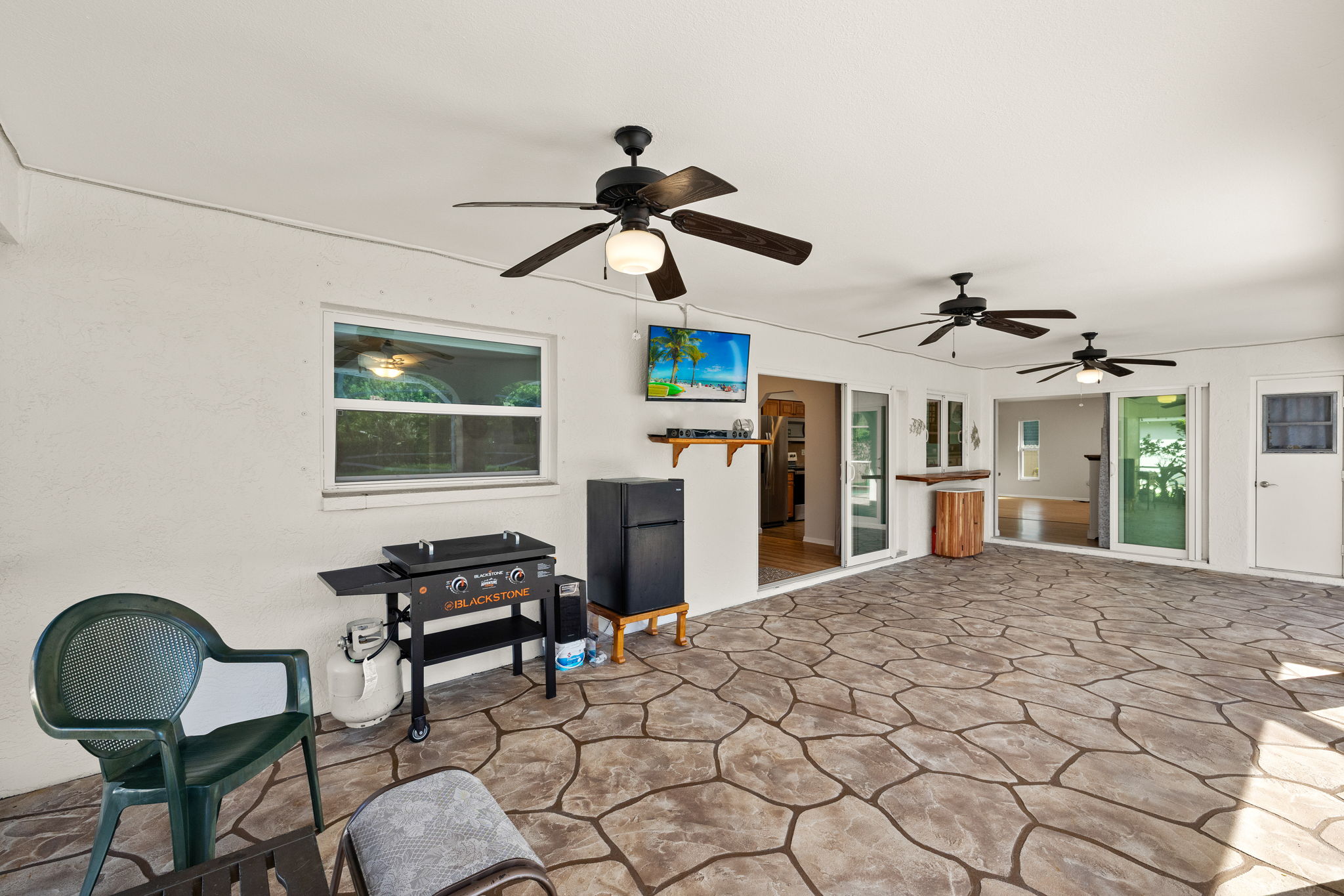 Lanai 3 of 3