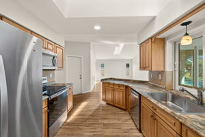 Kitchen 4 of 5