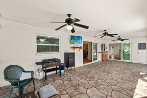 Lanai 3 of 3