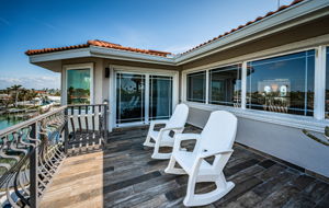 Upper Level Master Bedroom Balcony3