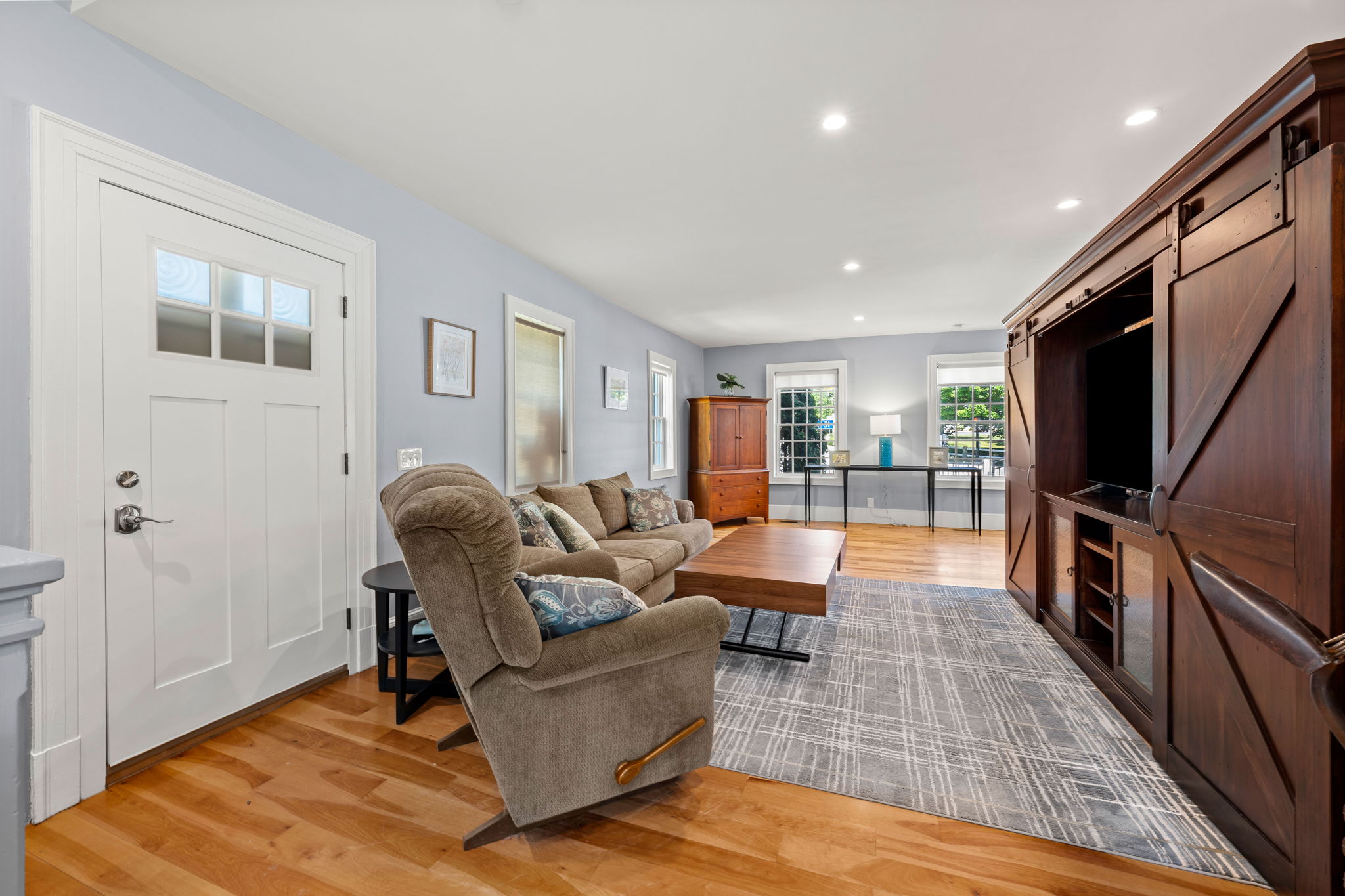 199 Main St, Medway, MA 02053, USA Photo 3