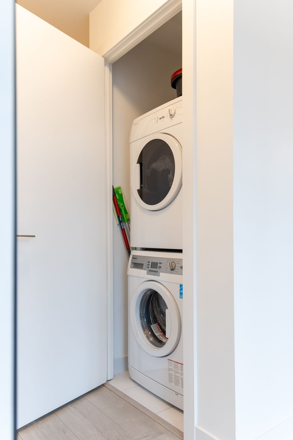 Toronto property showcase — delivered property photograph 33