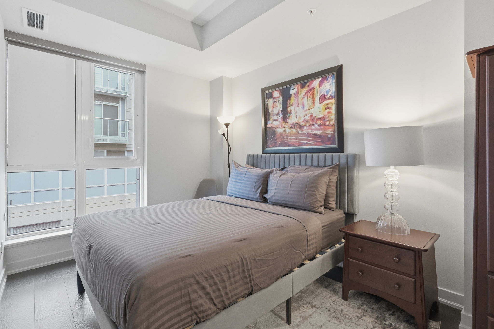 Property in Toronto — delivered property photograph 9