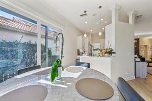 Vista Ln-S2803-021.jpg