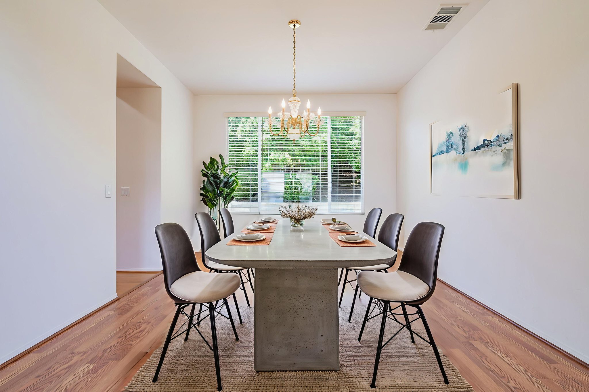 _CK16044 virtually staged.jpeg