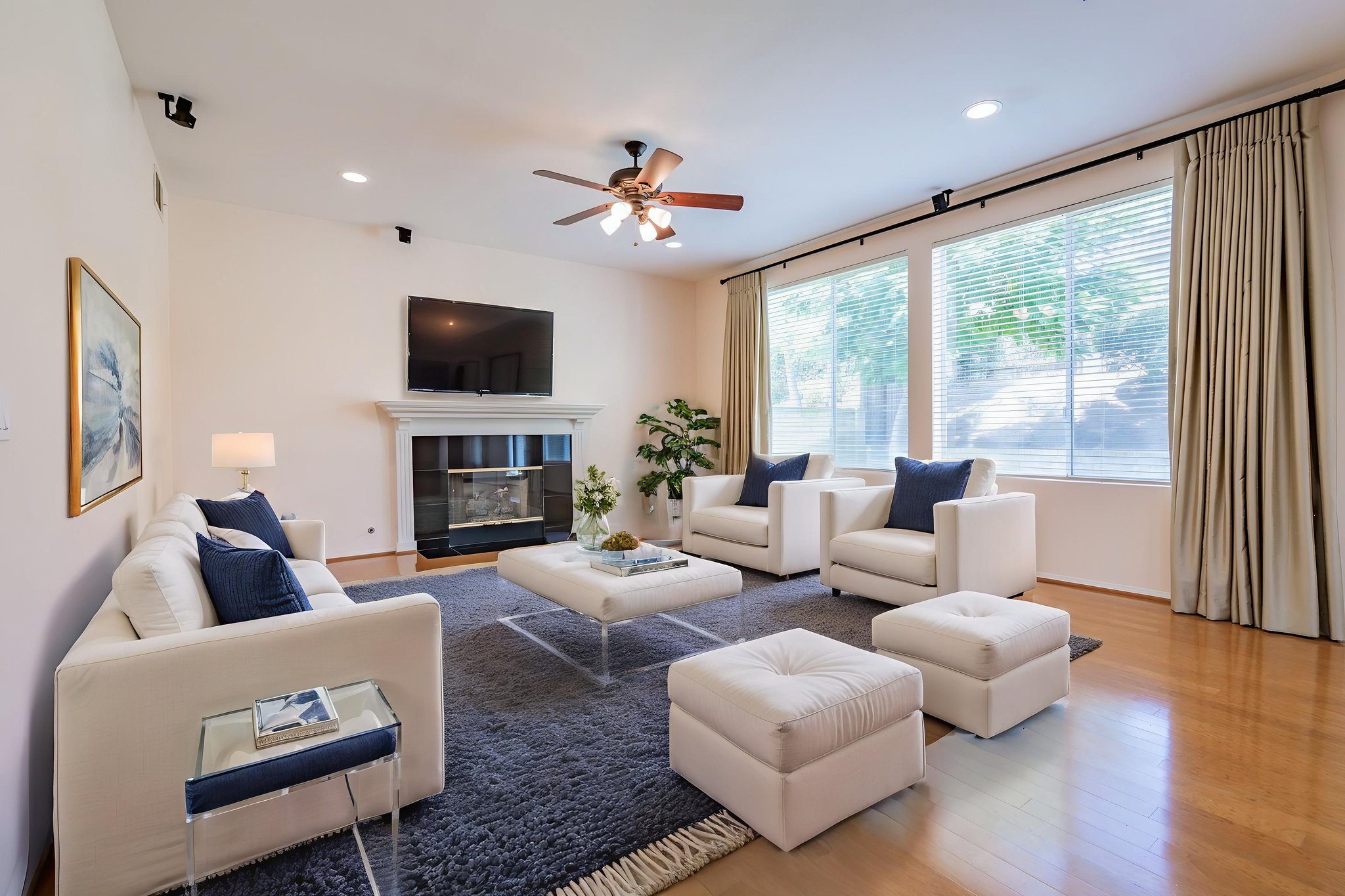 _CK16049 virtually staged.jpeg