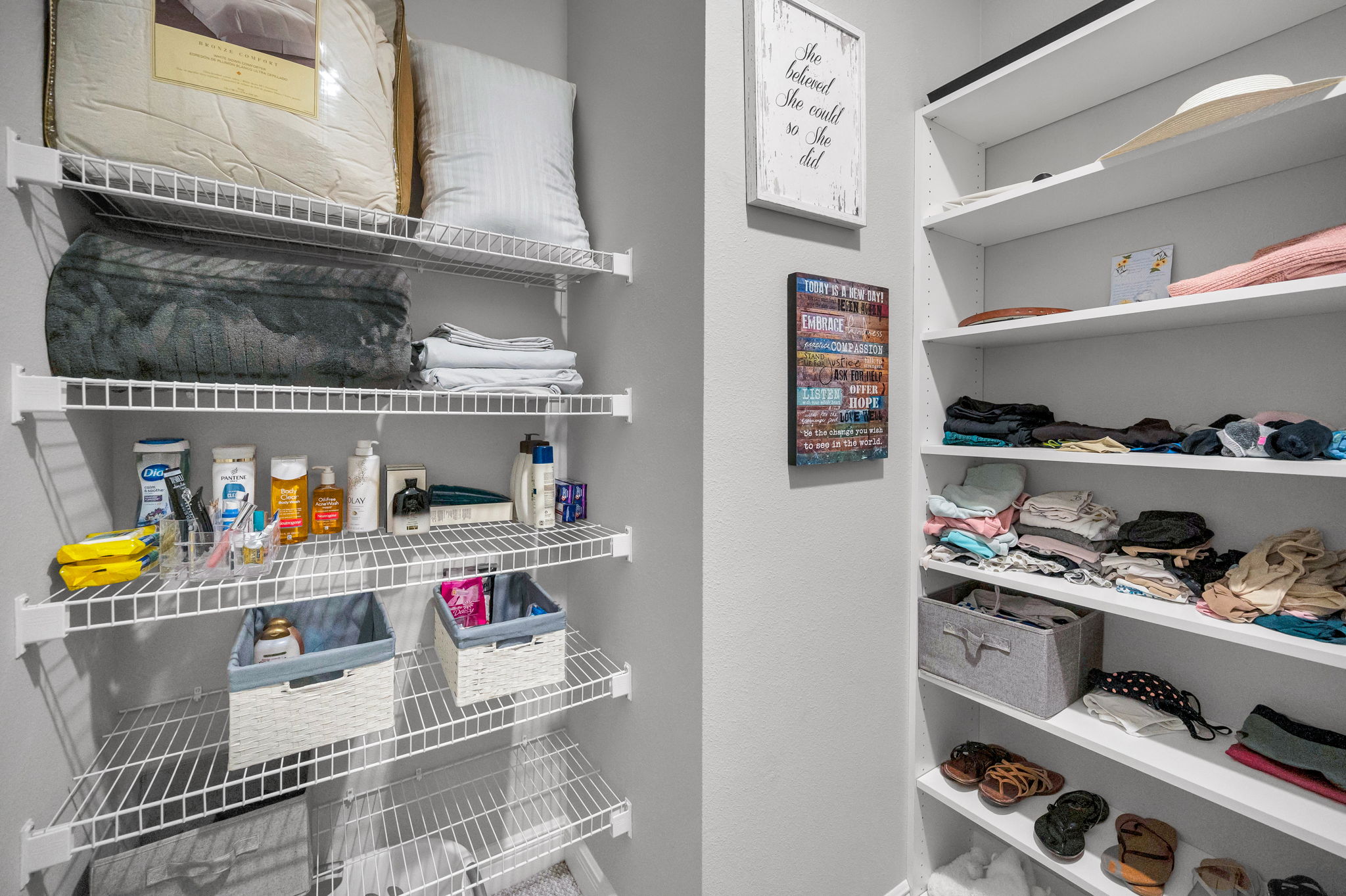 Master Bedroom Walk-in Closet1b