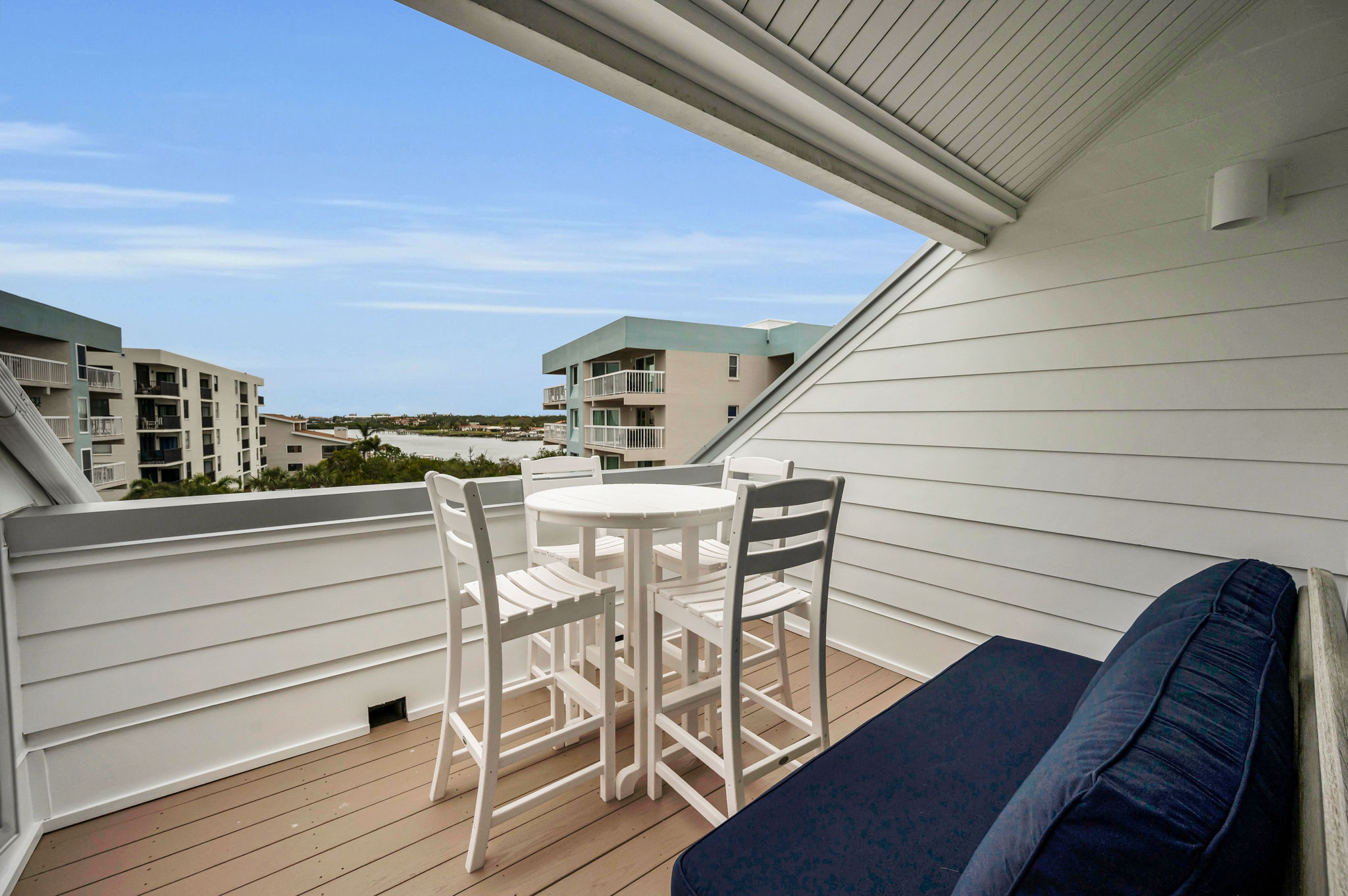 Upper Level Bonus Room Balcony1