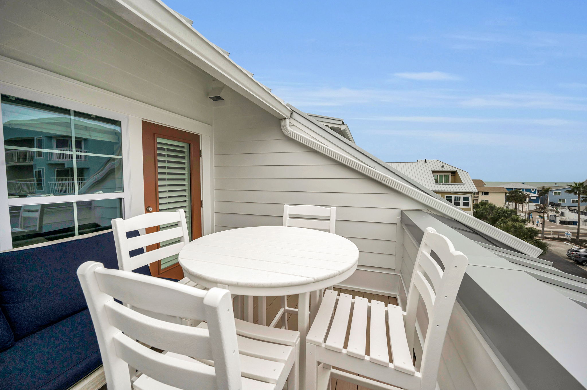 Upper Level Bonus Room Balcony3