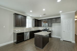 Kitchen/Breakfast Bar