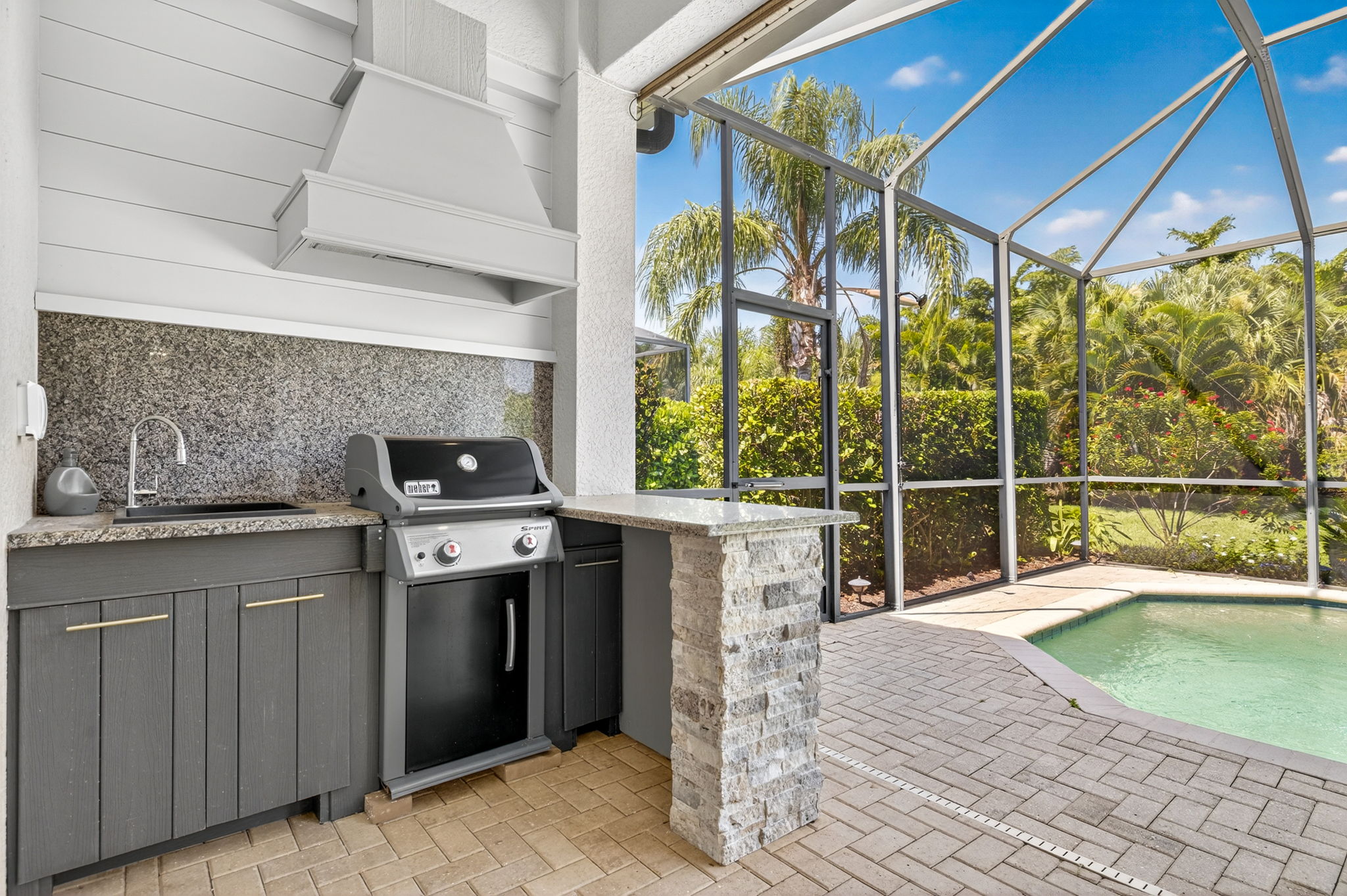 Outdoor Kitchen Grill