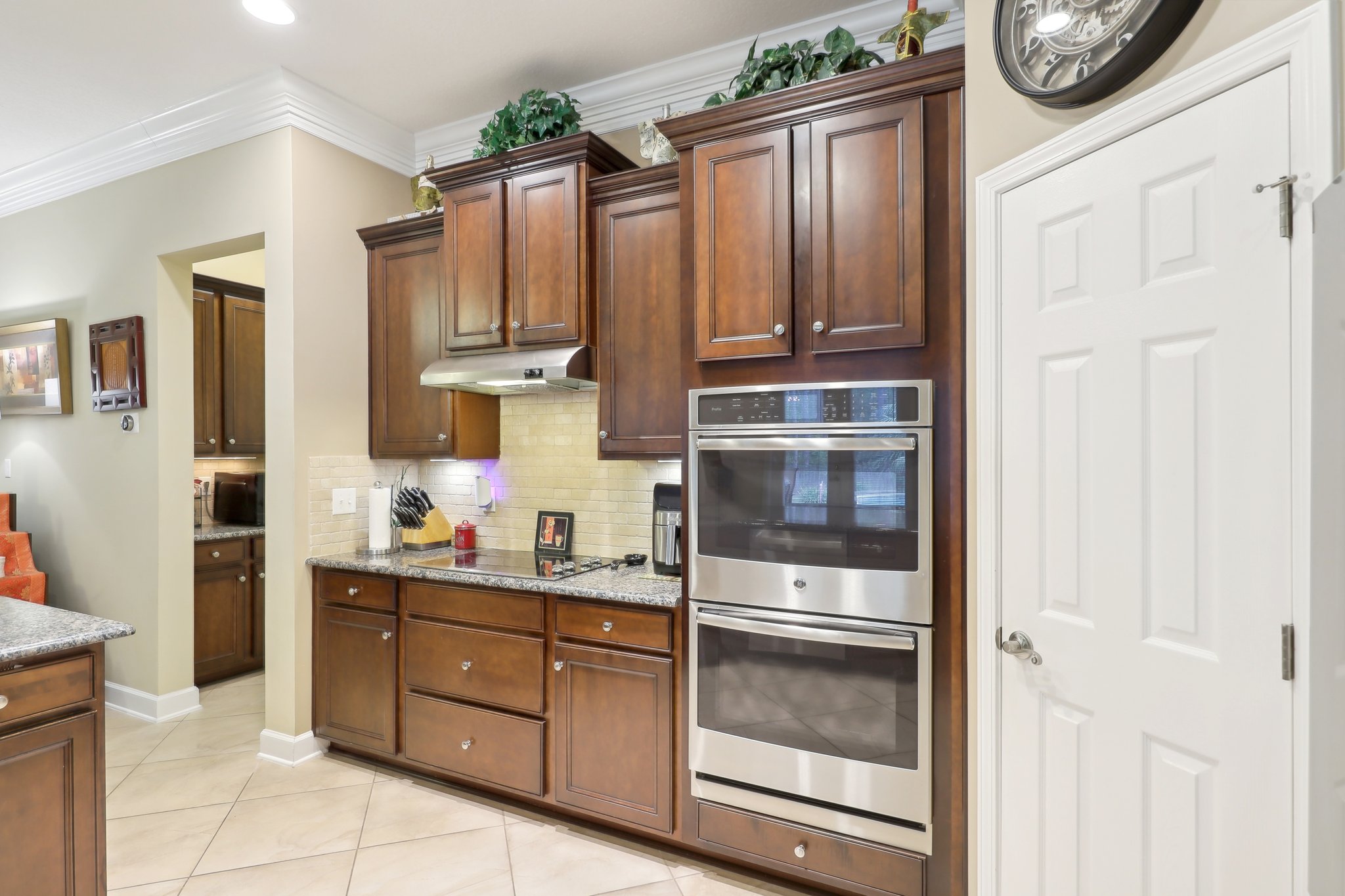 Bridgewood Dr-016.jpg