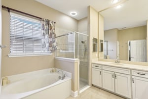 Bridgewood Dr-049.jpg