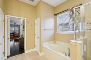 Bridgewood Dr-050.jpg