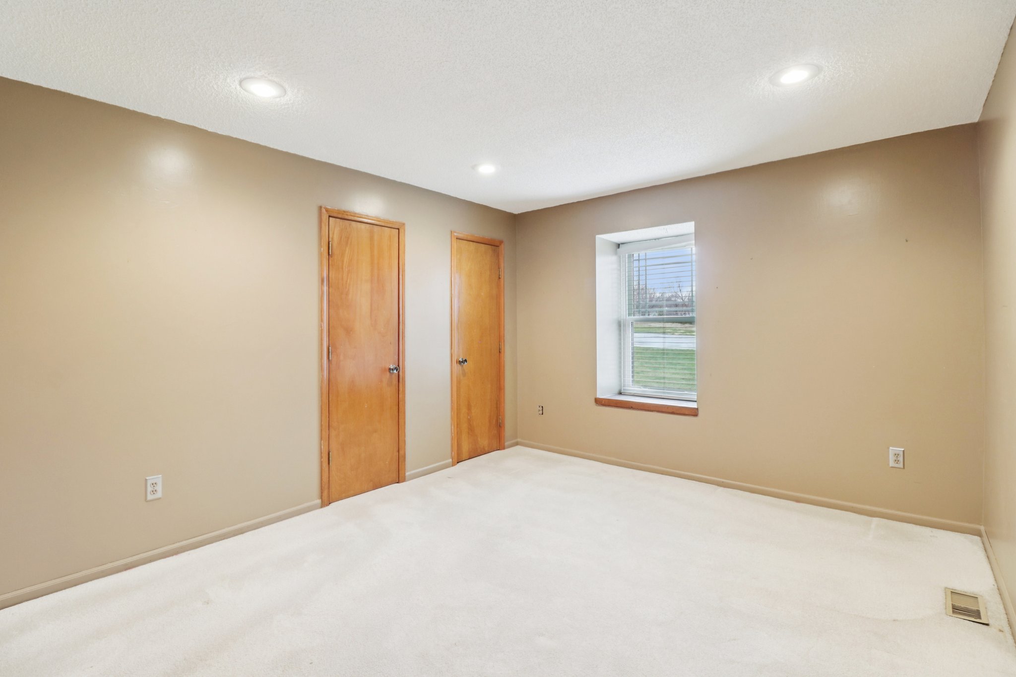 W 119th St-S0703-025.jpg