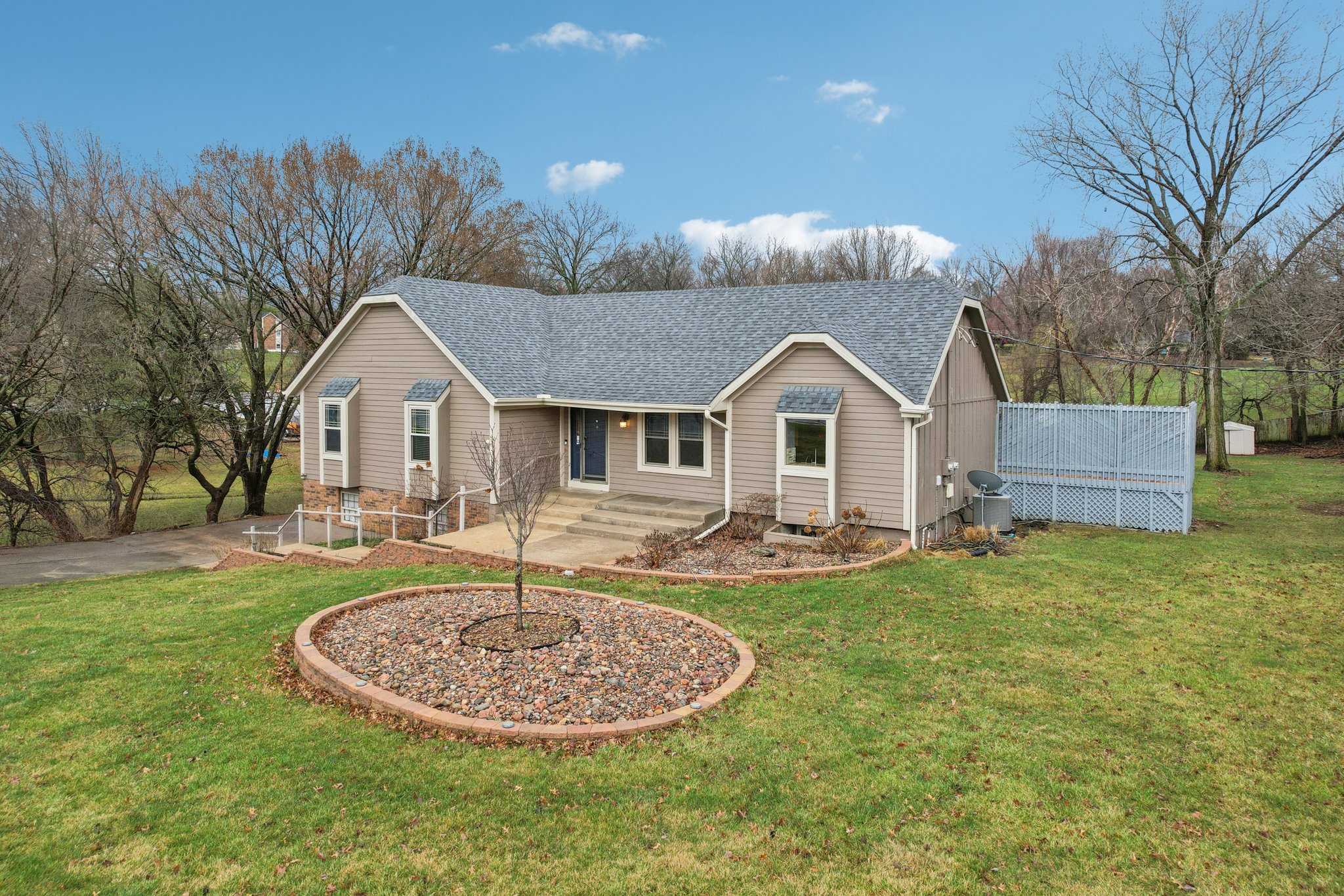 W 119th St-S0703-044.jpg