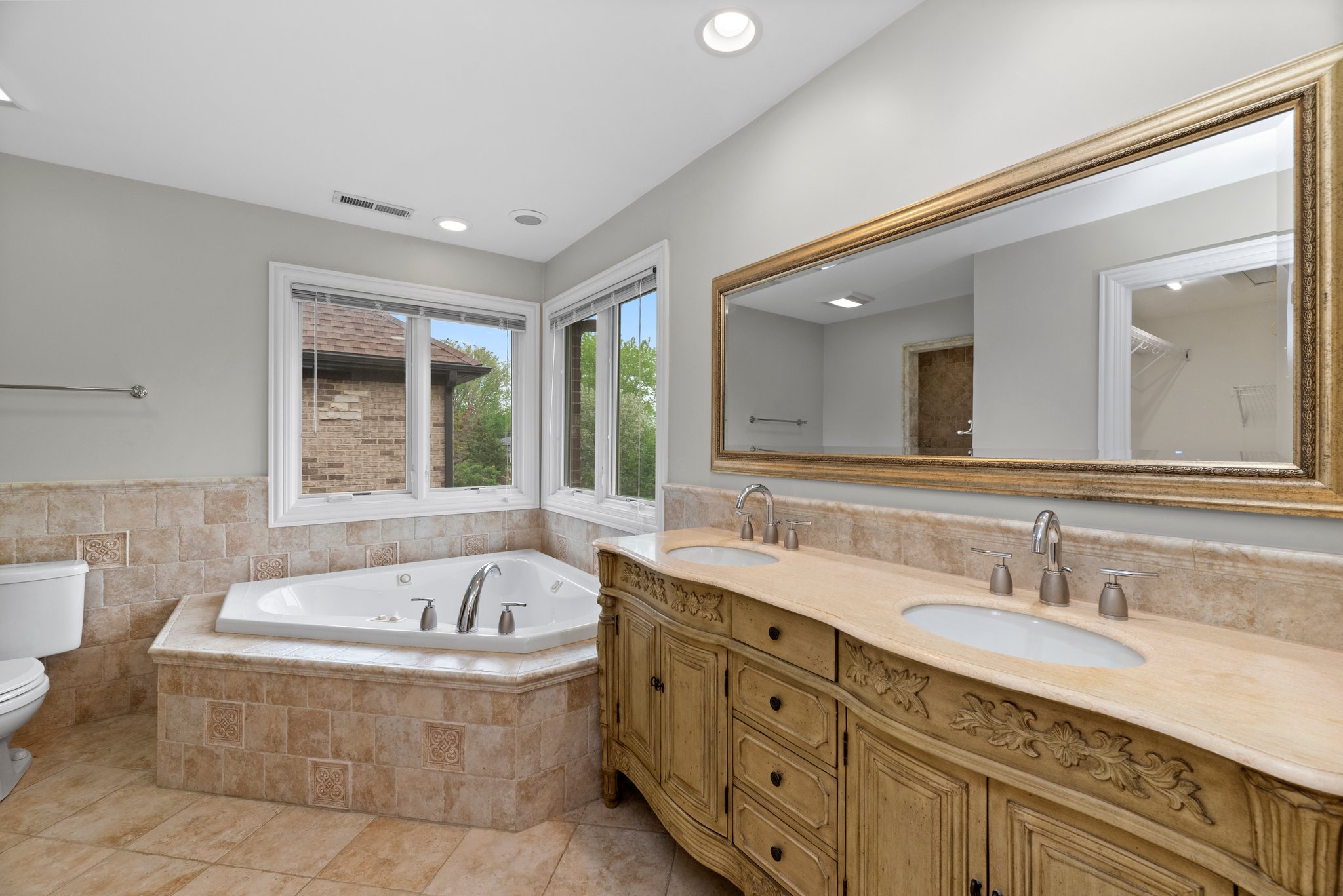 1N121 Ellis Ave, Carol Stream, IL 60188, US Photo 15