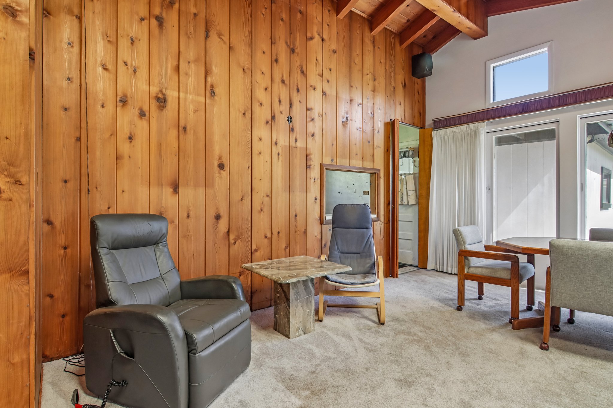 1N570 Forest Ave-S2606-011.jpg