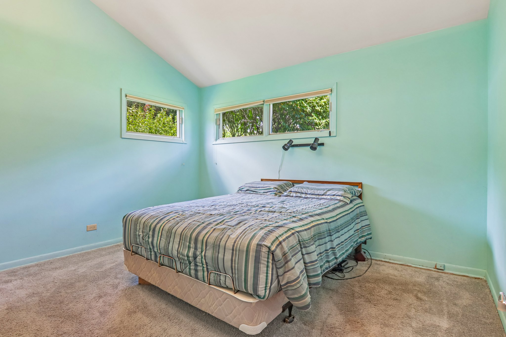1N570 Forest Ave-S2606-022.jpg
