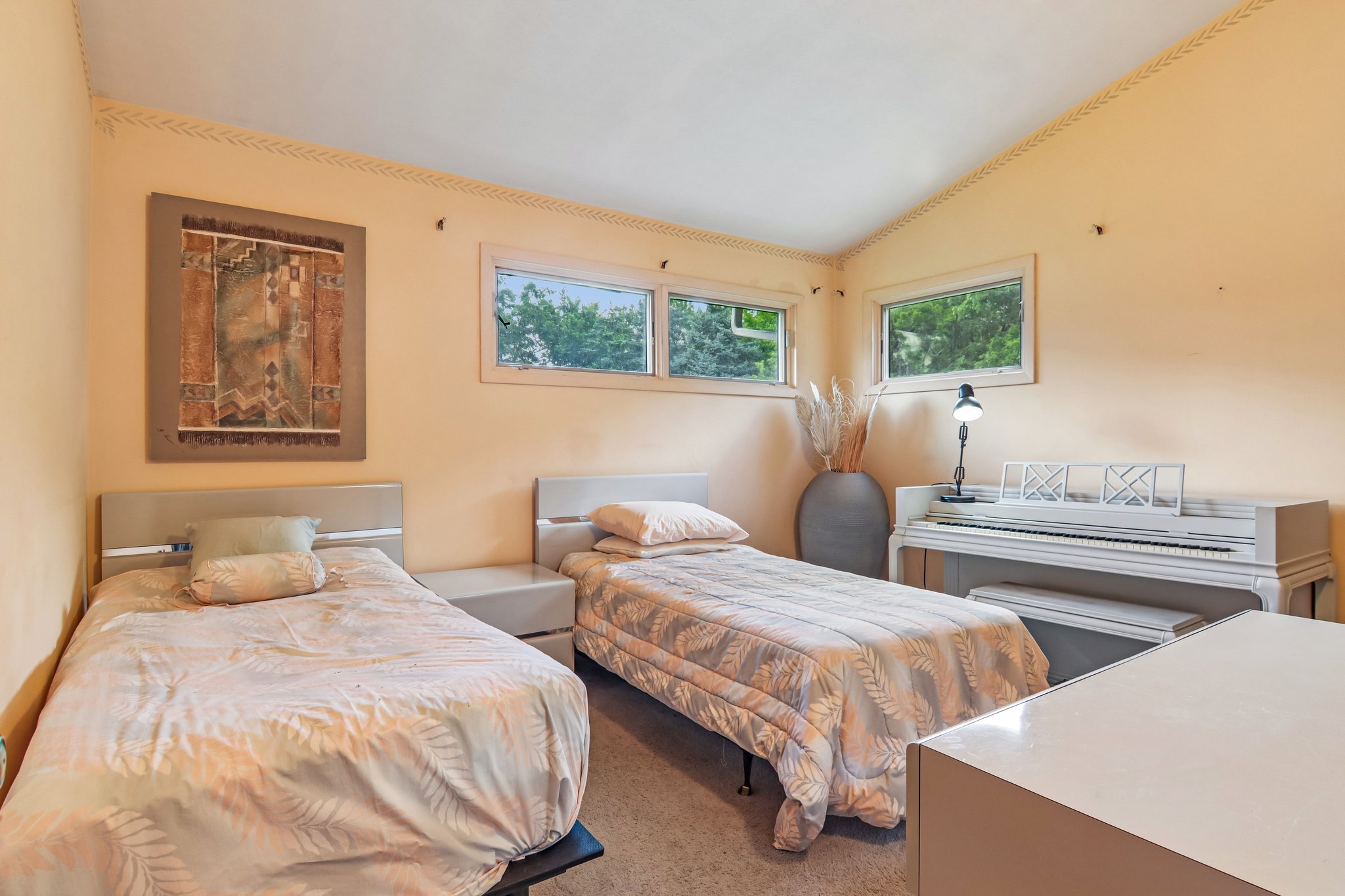 1N570 Forest Ave-S2606-026.jpg