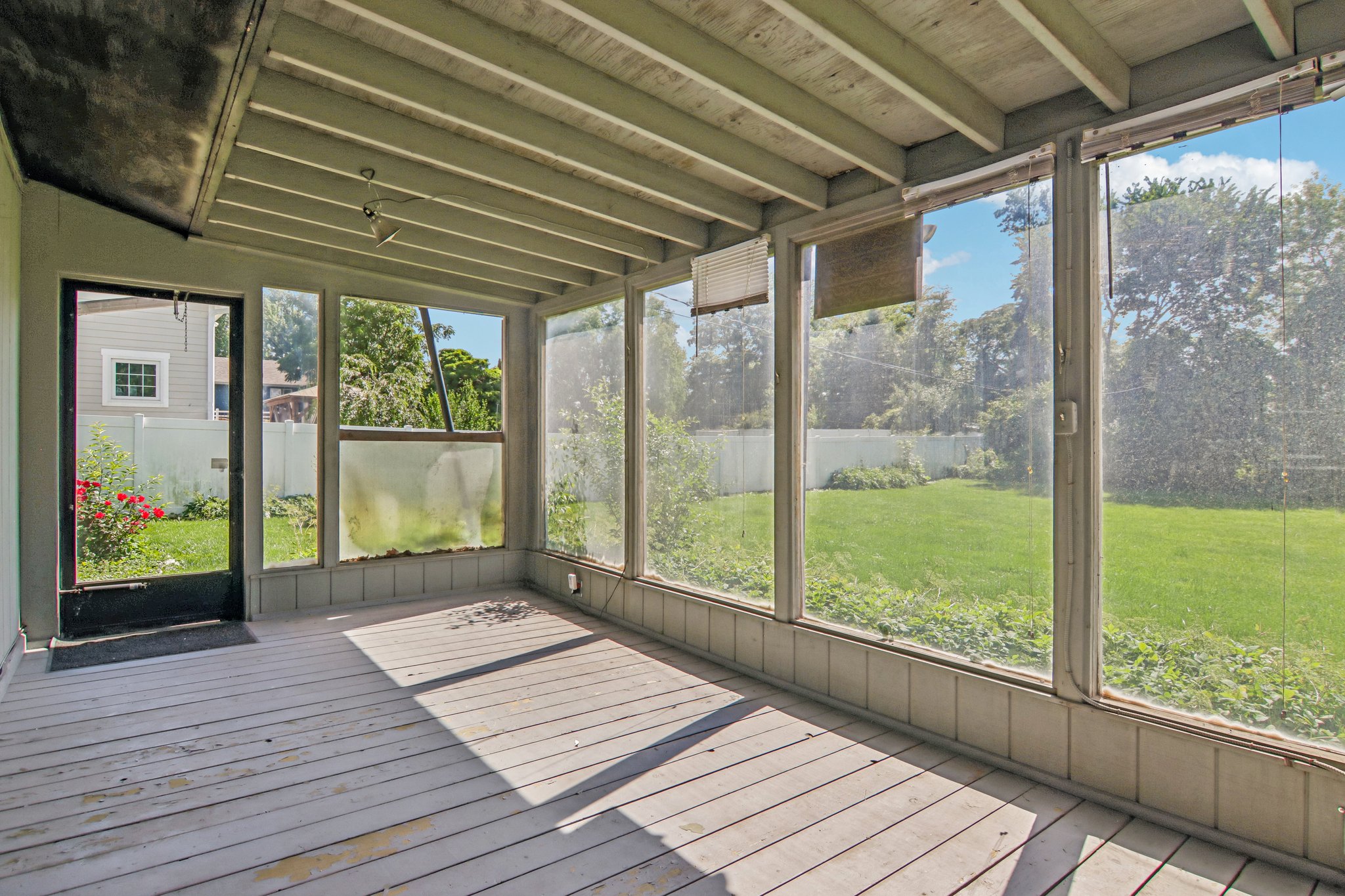 1N570 Forest Ave-S2606-029.jpg