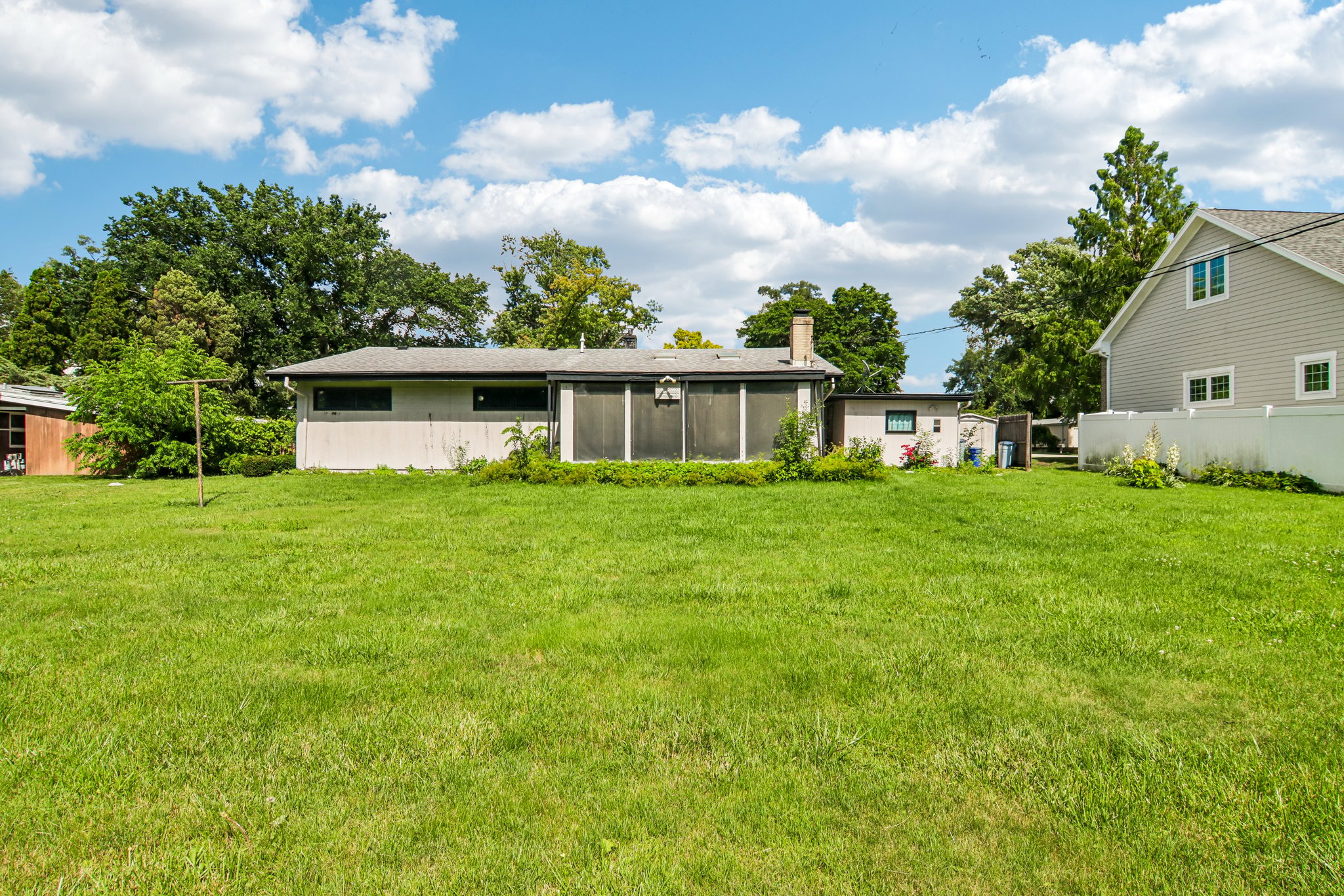 1N570 Forest Ave-S2606-033.jpg