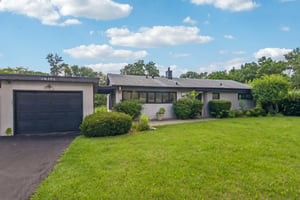 1N570 Forest Ave-S2606-004.jpg