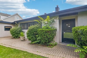 1N570 Forest Ave-S2606-005.jpg