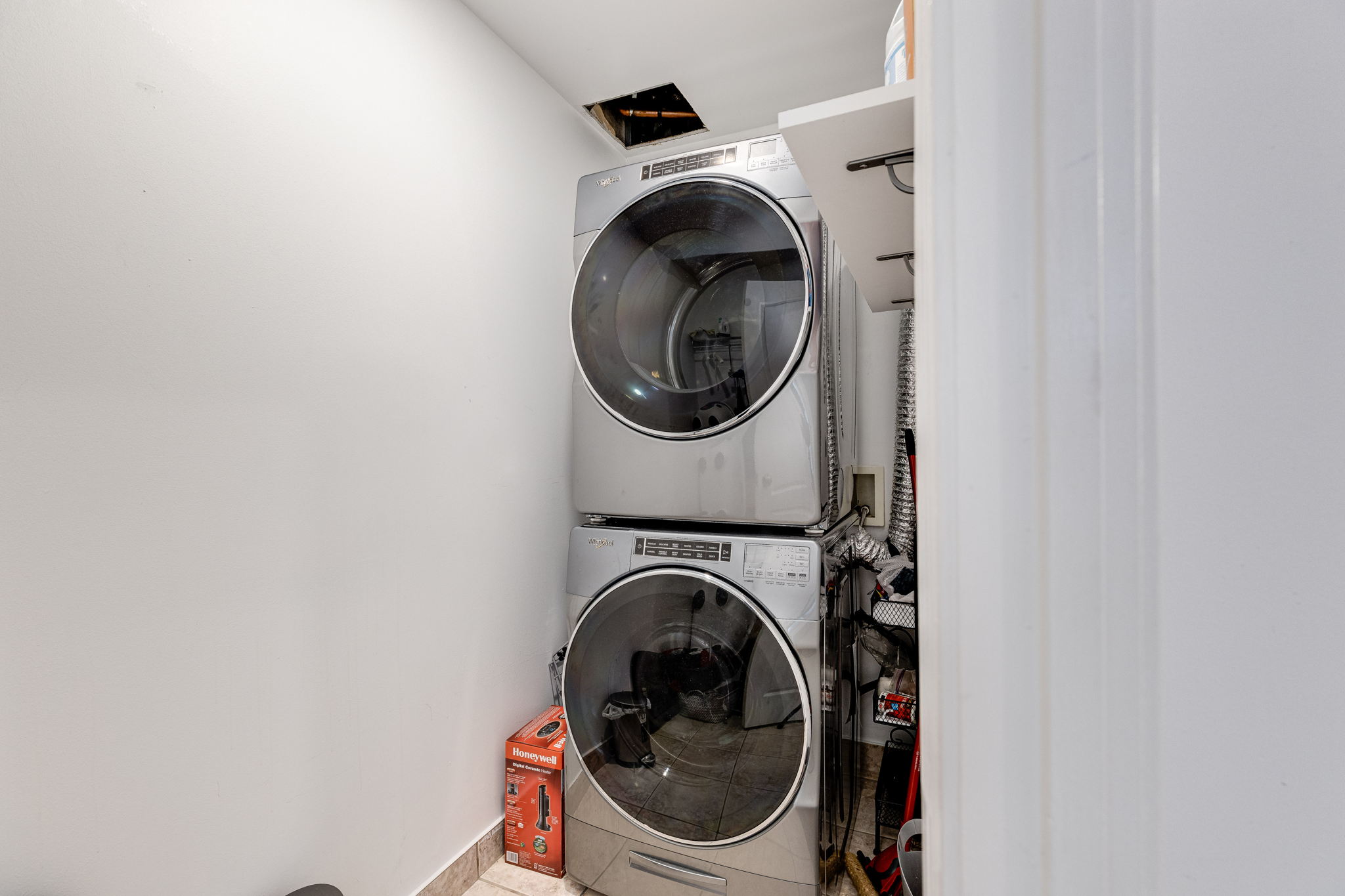 Toronto property showcase — delivered property photograph 28