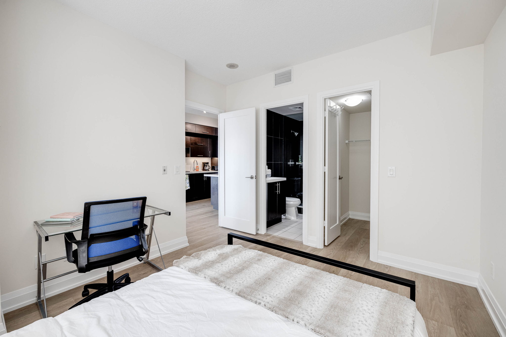 Toronto property showcase — delivered property photograph 14