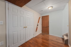  Photo 32