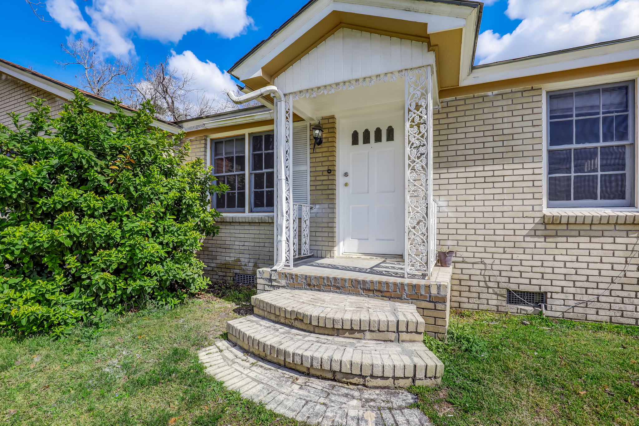 Front Entry Detail