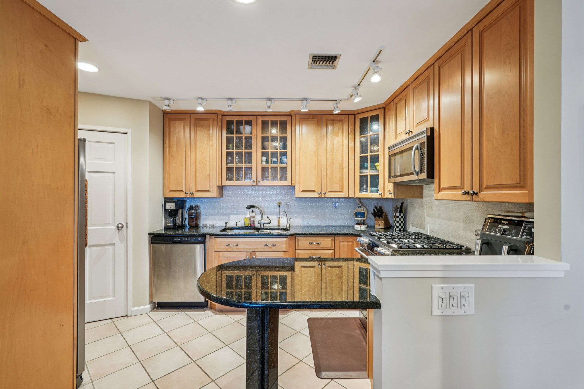 Burd St-S1302-026.jpg