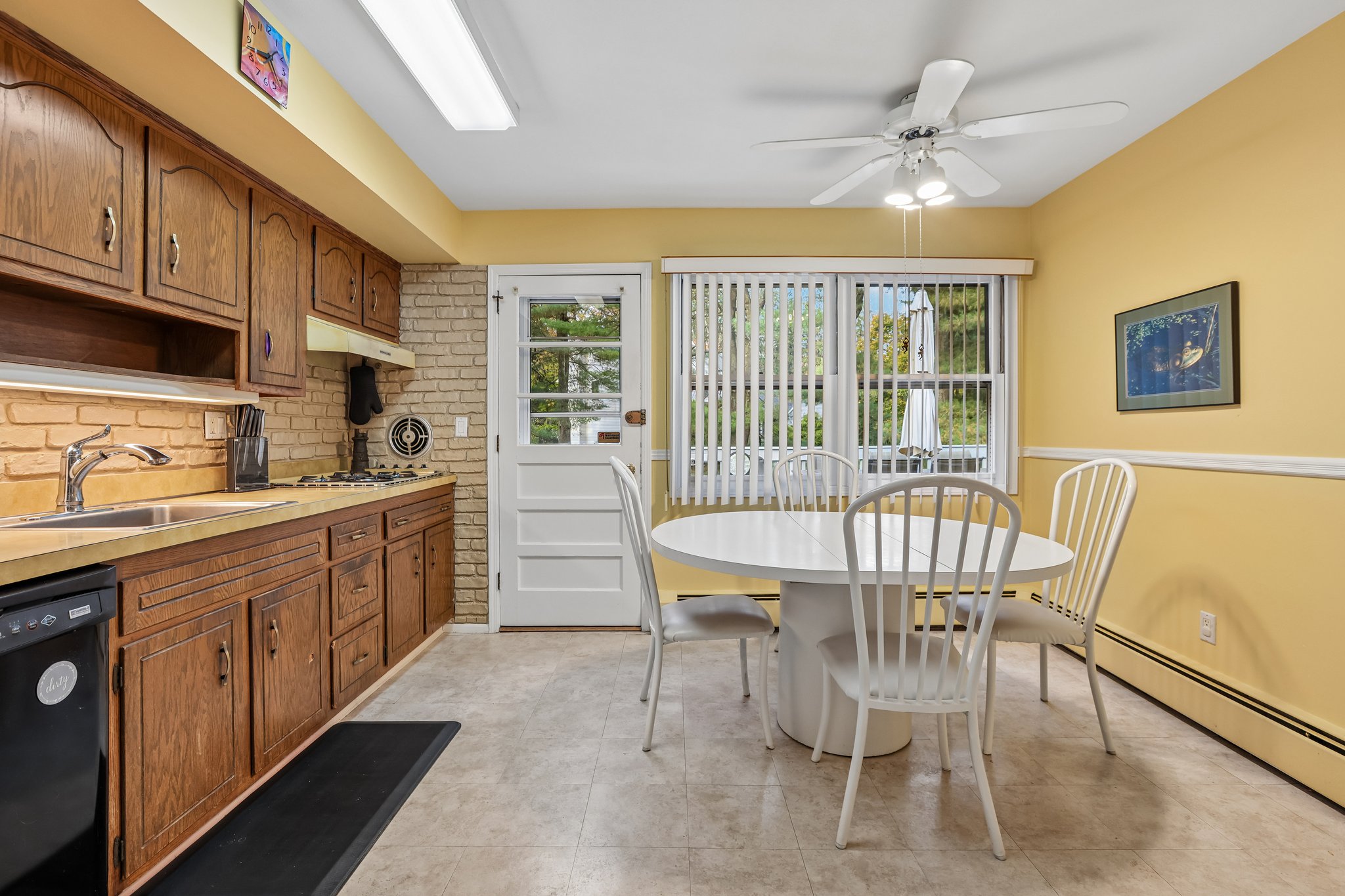 Eileen Ct-S2910-022.jpg