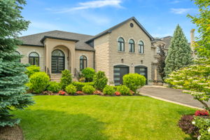 2 Evita Ct