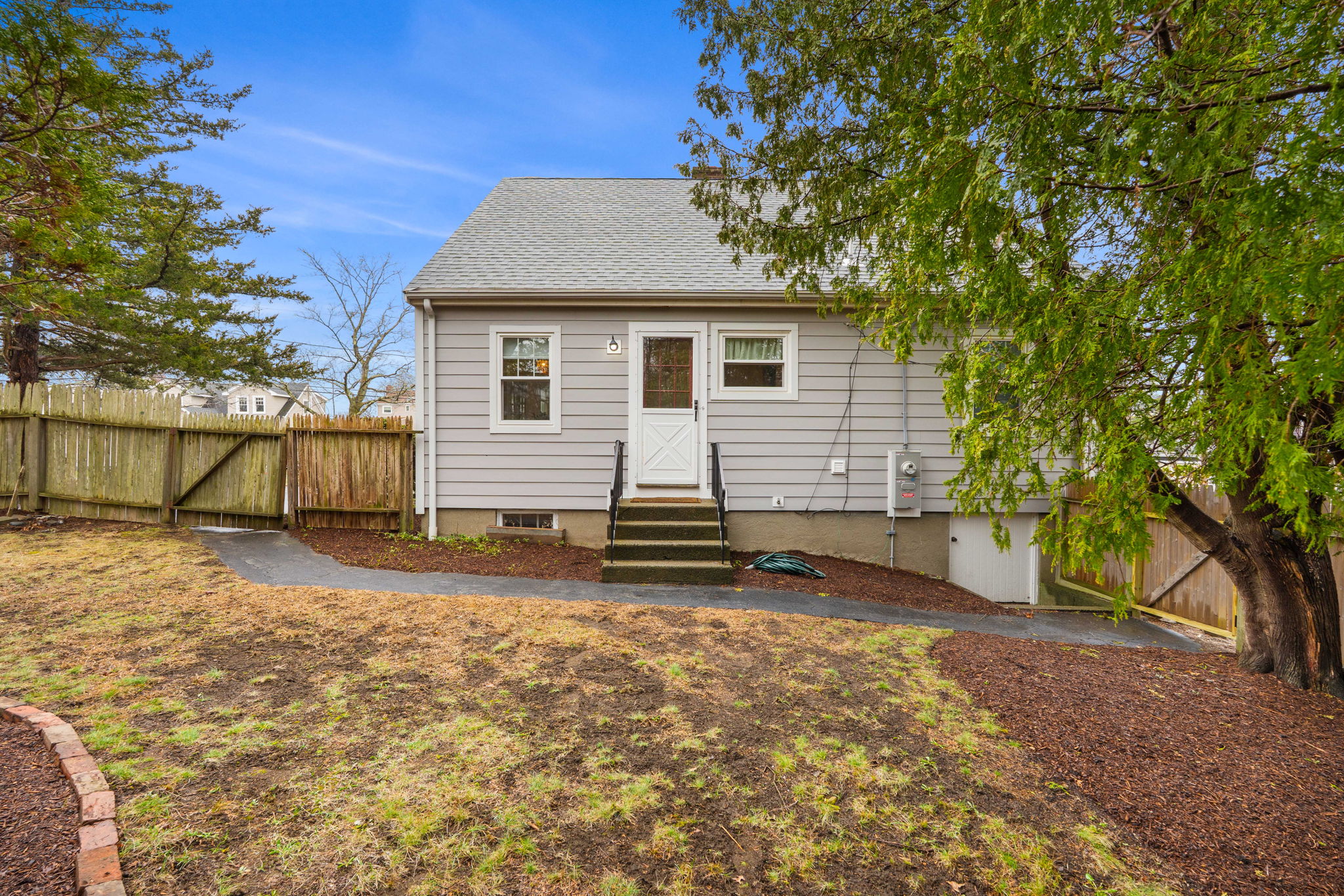 2 Girdler Rd, Marblehead, MA 01945, USA Photo 6