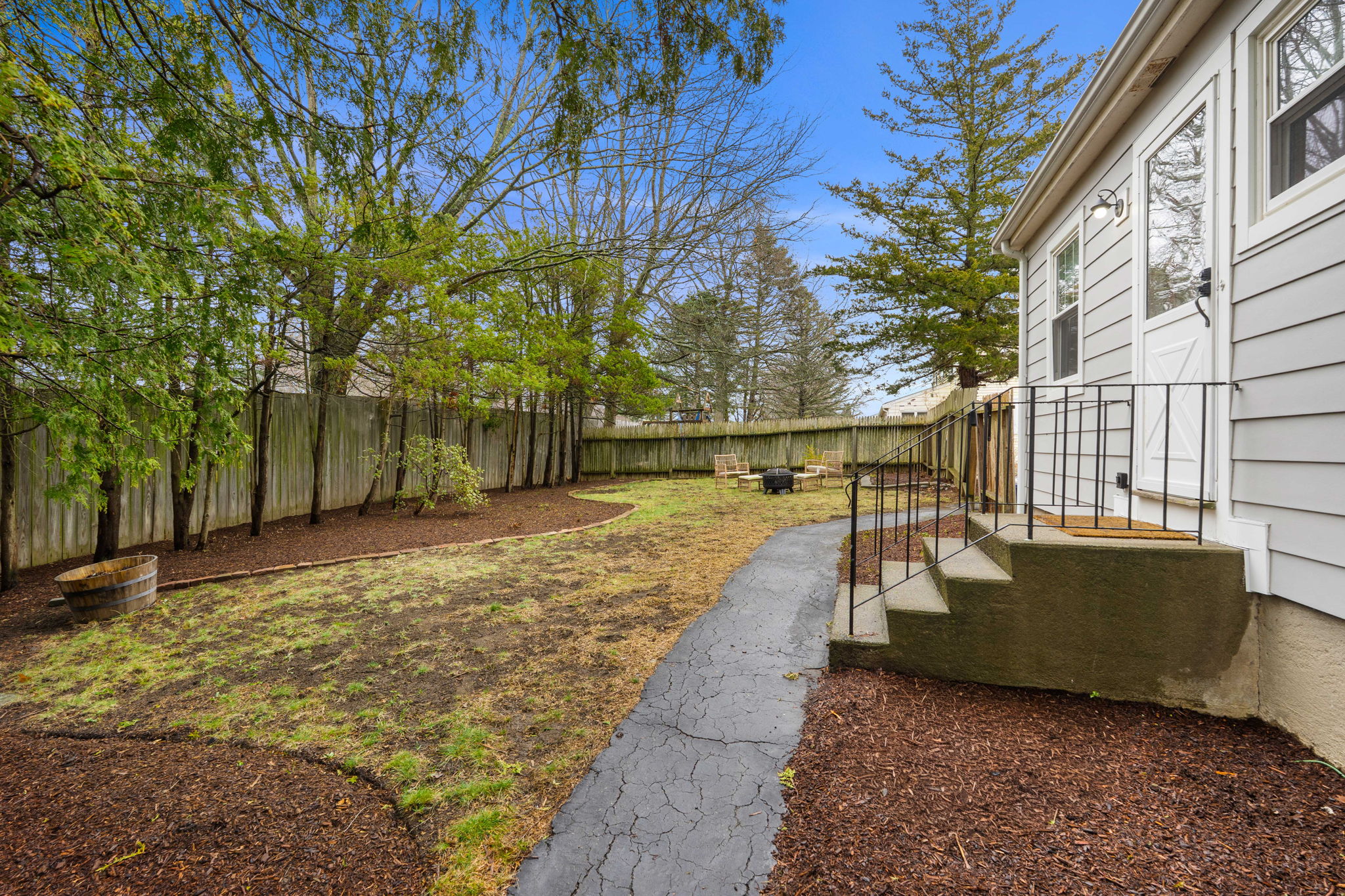 2 Girdler Rd, Marblehead, MA 01945, USA Photo 8